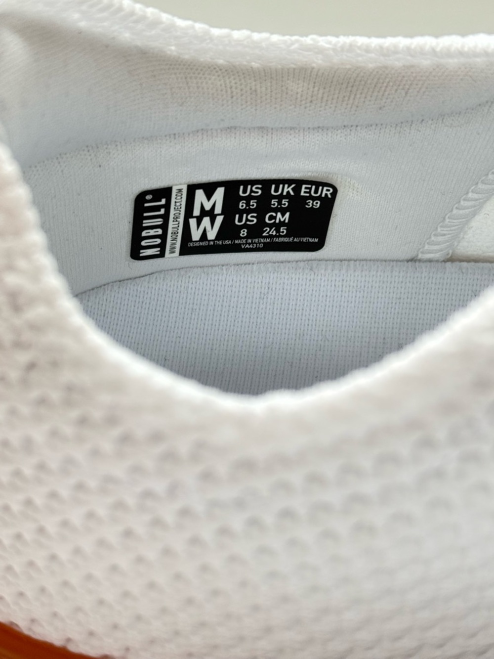 NOBULL Unisex Knit Sneakers White Gum Athletic Size Womans 8 Mens 6.5 Excellent - Picture 3 of 8